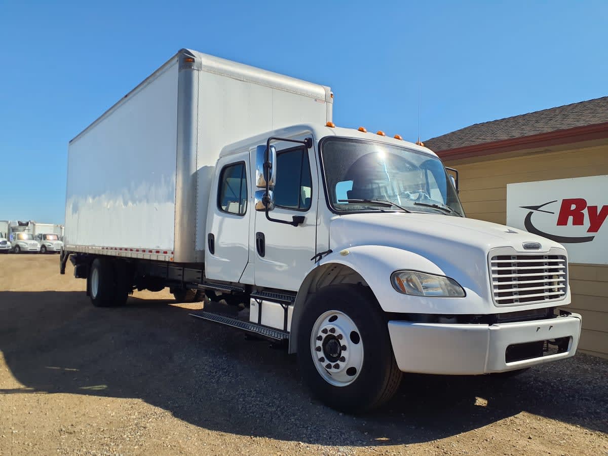 2017 Freightliner M2 106 - image 3