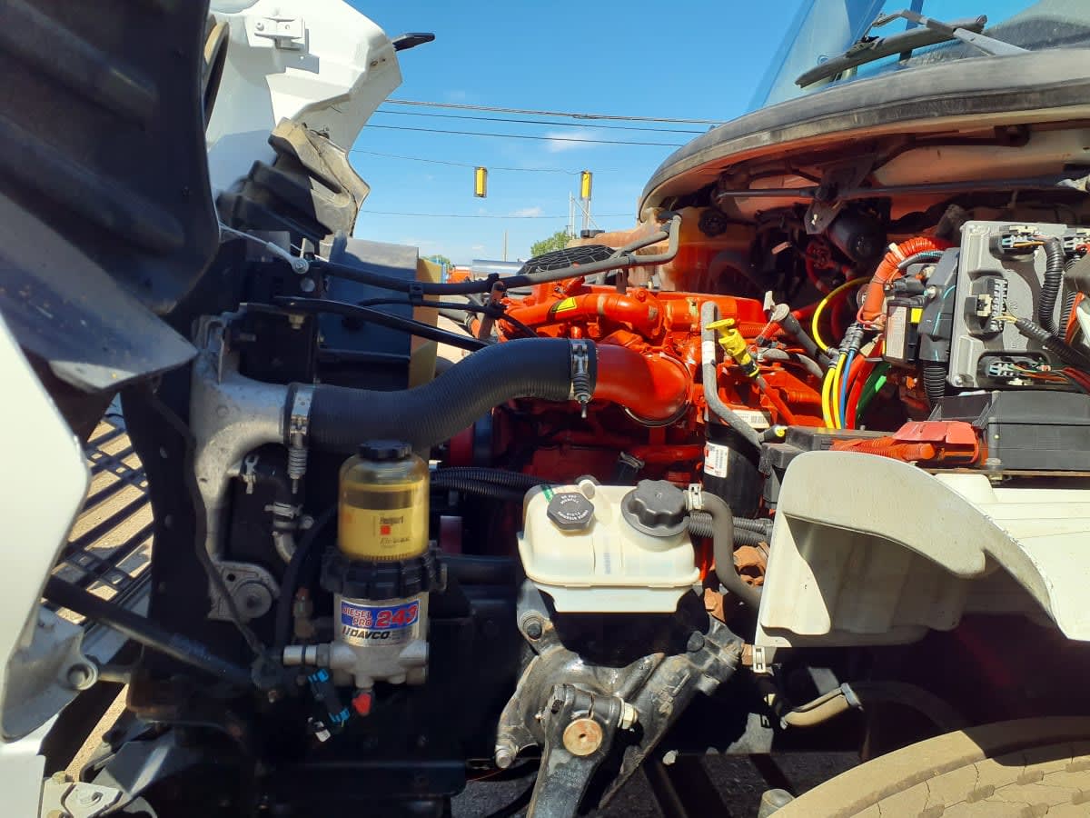 2017 Freightliner M2 106 - image 9