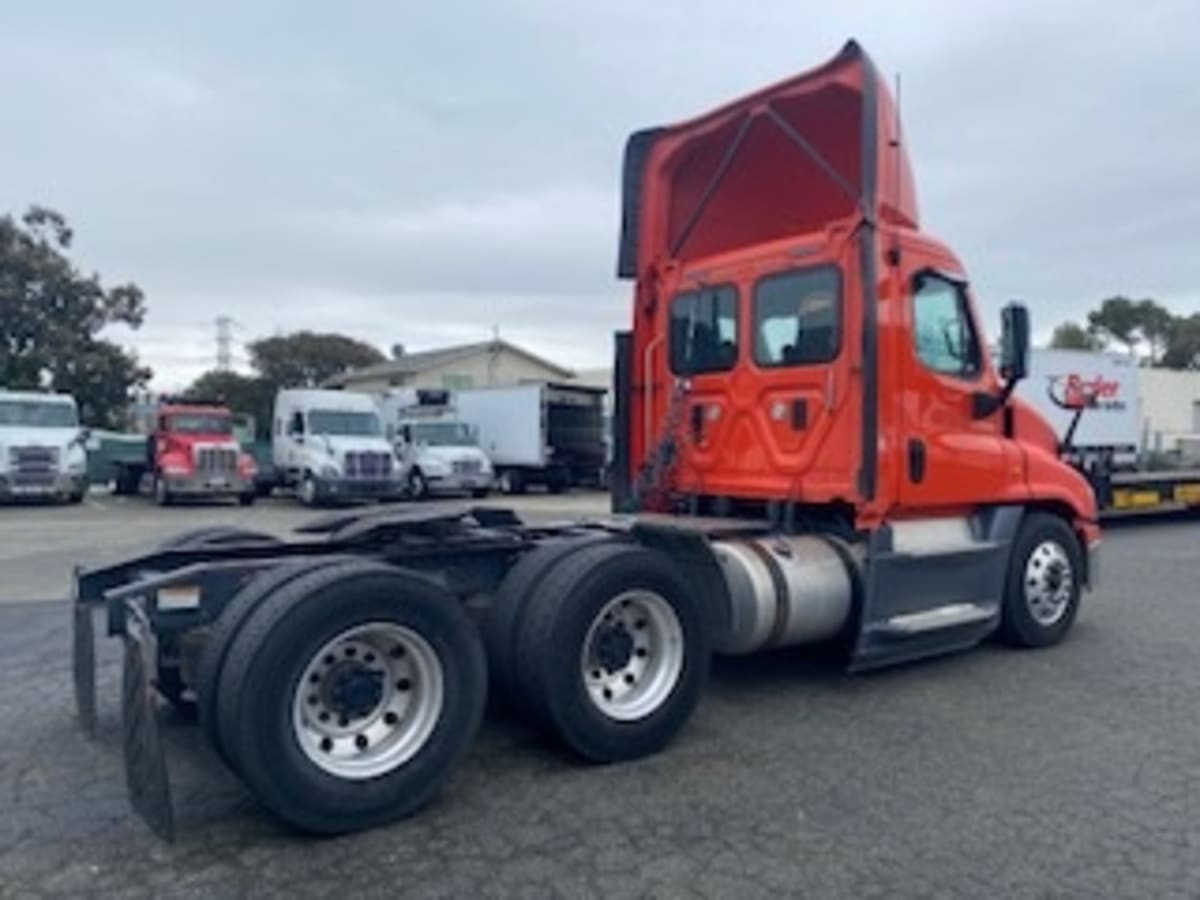 2017 Freightliner/Mercedes CASCADIA 125 667781