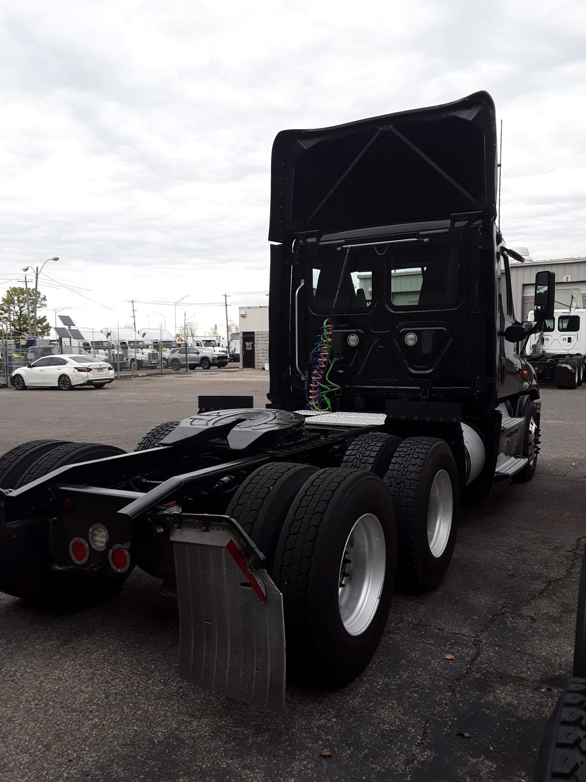 2017 Freightliner/Mercedes CASCADIA 125 668126