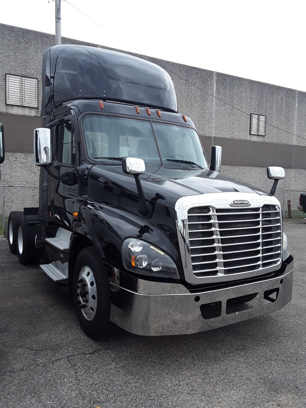 2017 Freightliner/Mercedes CASCADIA 125 668126
