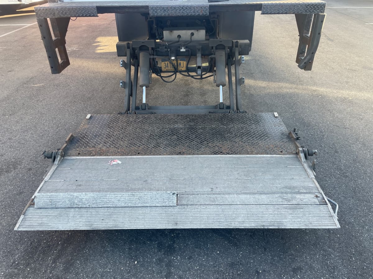 2017 Freightliner/Mercedes M2 106 668142