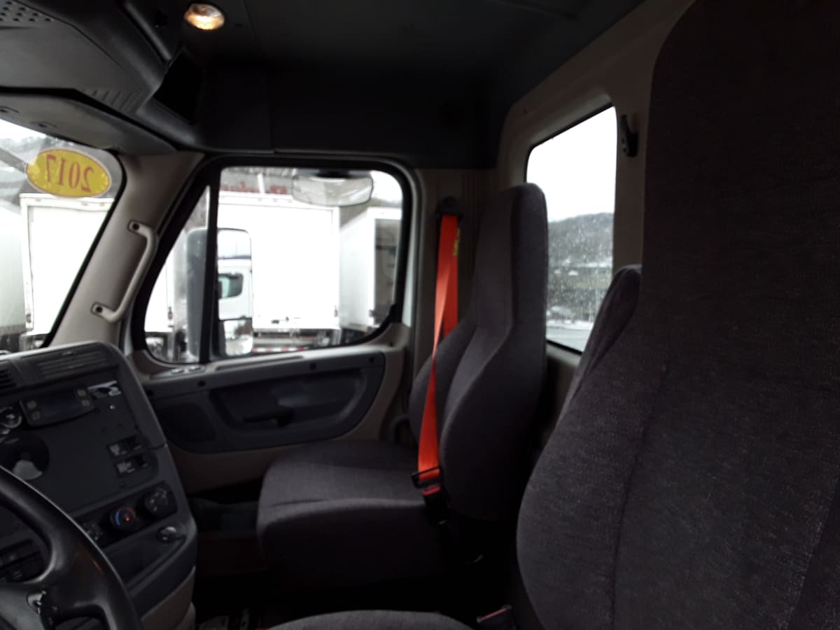 2017 Freightliner/Mercedes CASCADIA 125 668236