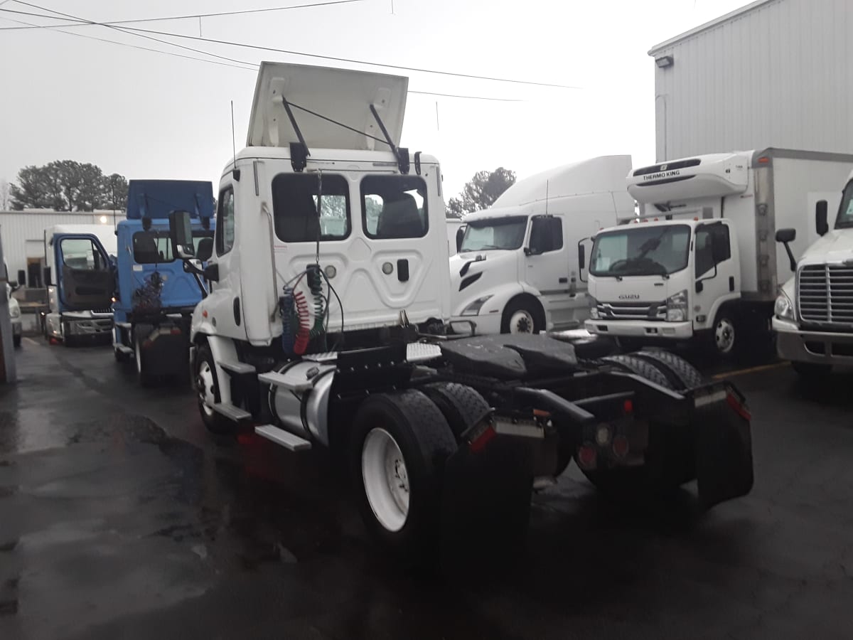 2017 Freightliner/Mercedes CASCADIA 113 668296