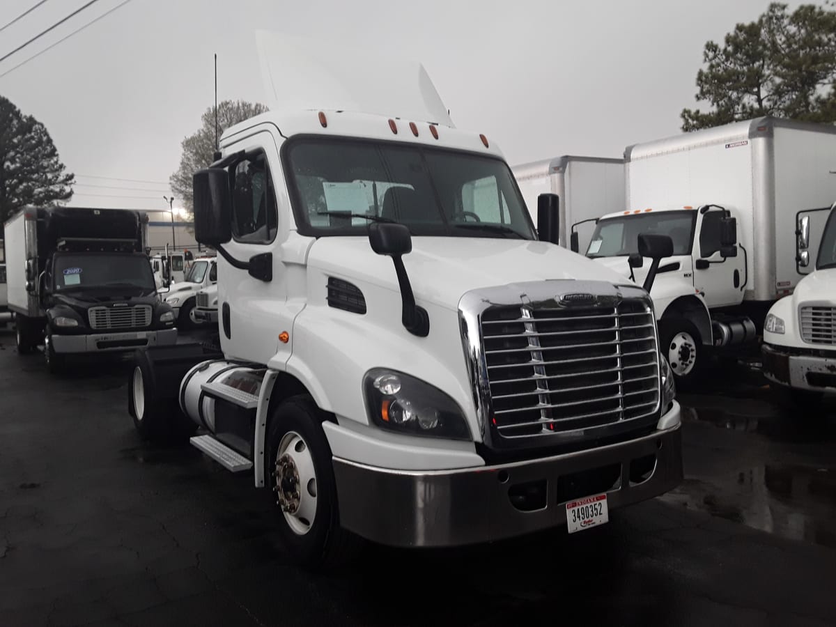 2017 Freightliner/Mercedes CASCADIA 113 668296