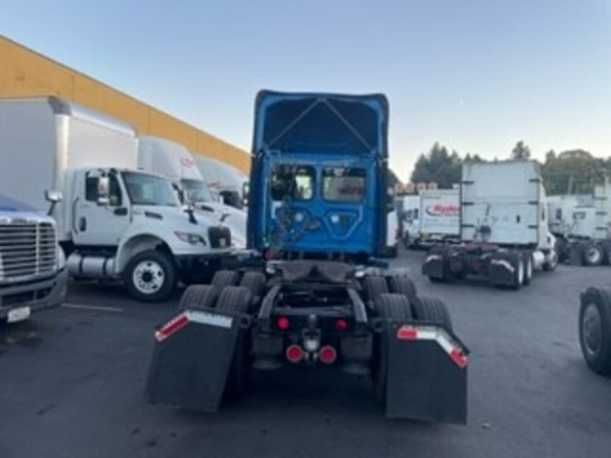 2017 Freightliner/Mercedes CASCADIA 125 668330