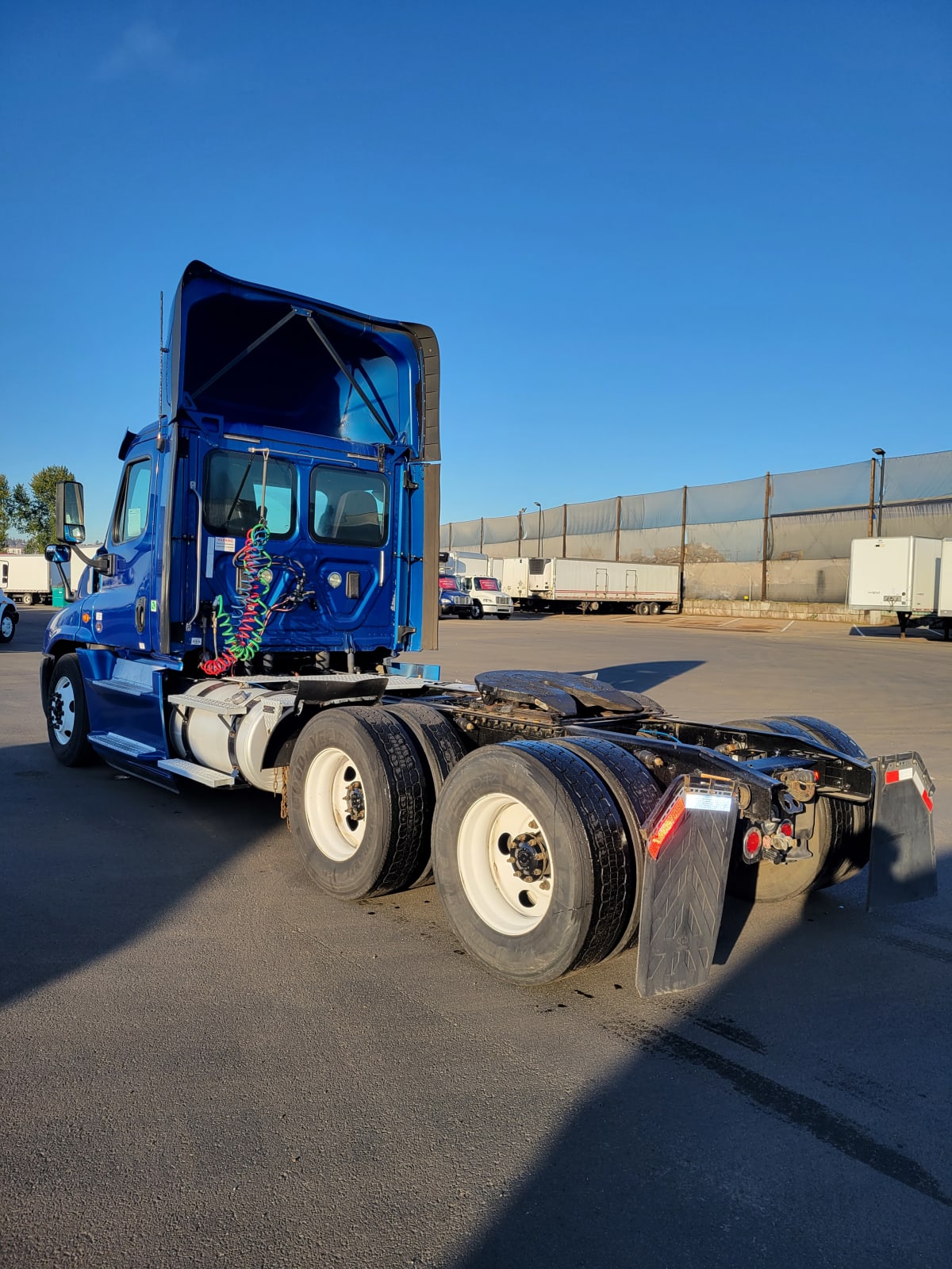 2017 Freightliner/Mercedes CASCADIA 125 668330