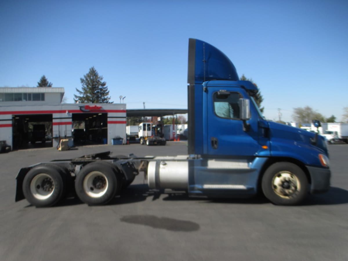 2017 Freightliner/Mercedes CASCADIA 125 668336