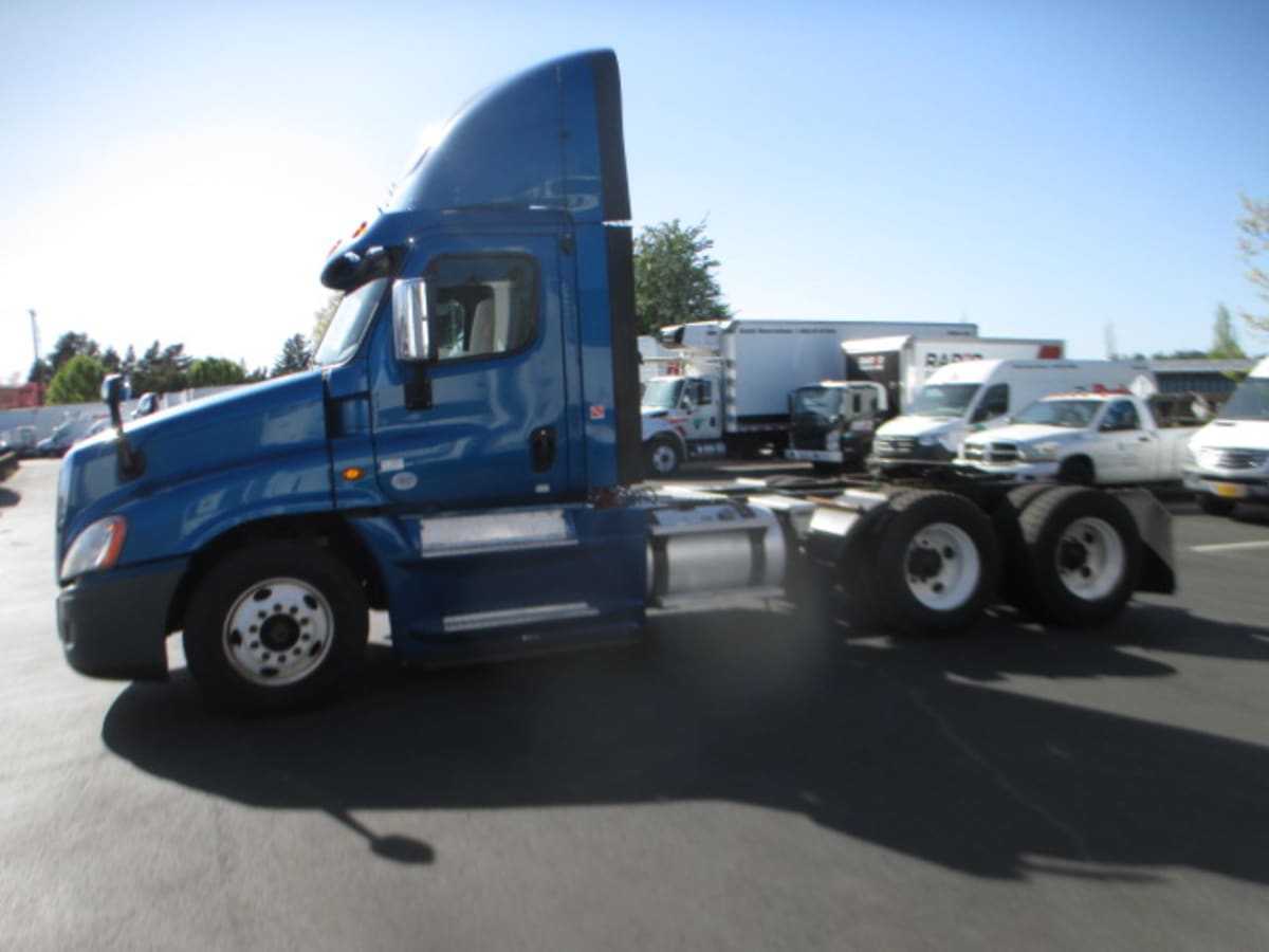 2017 Freightliner/Mercedes CASCADIA 125 668339