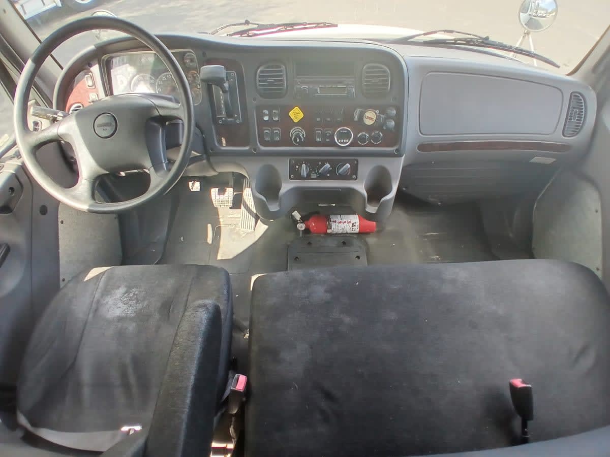 2017 Freightliner/Mercedes M2 106 668366