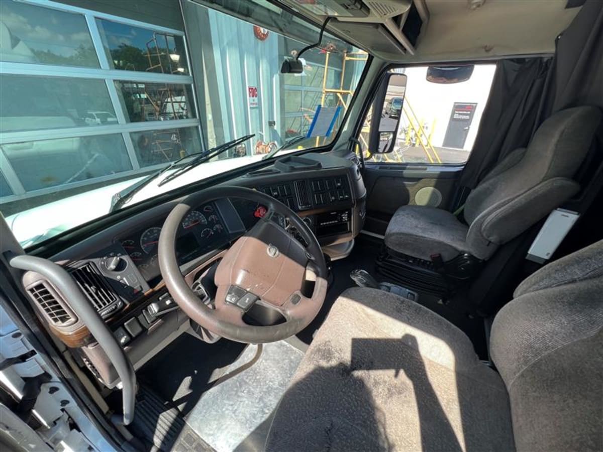 2017 Volvo VNL64T 670 668469