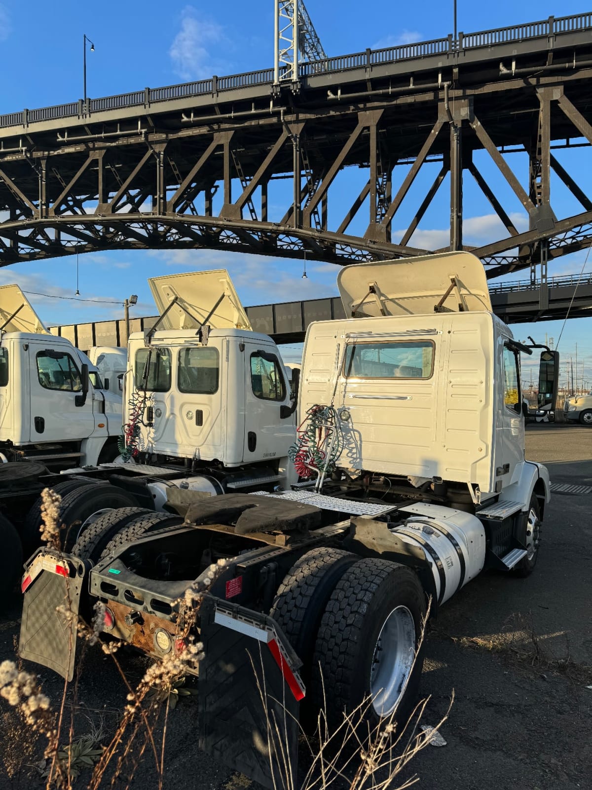 2017 Volvo VNM42TRACTOR 668487