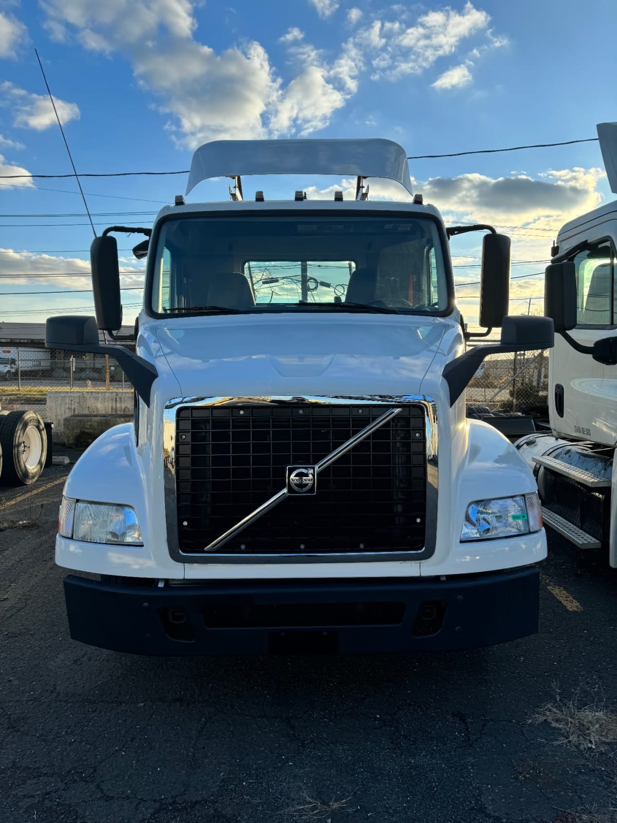 2017 Volvo VNM42TRACTOR 668487