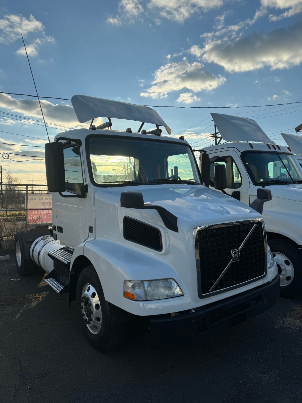 2017 Volvo VNM42TRACTOR 668487