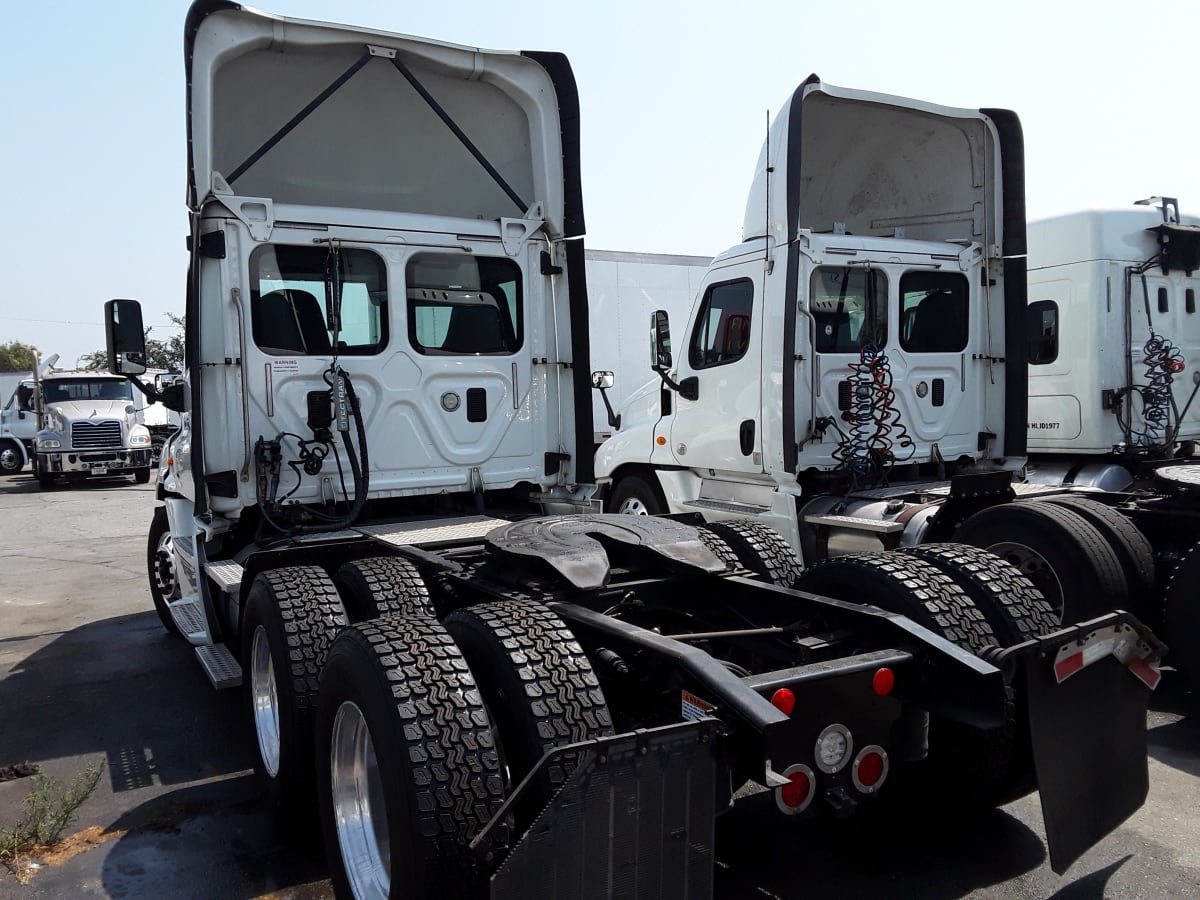 2017 Freightliner/Mercedes CASCADIA 125 668764