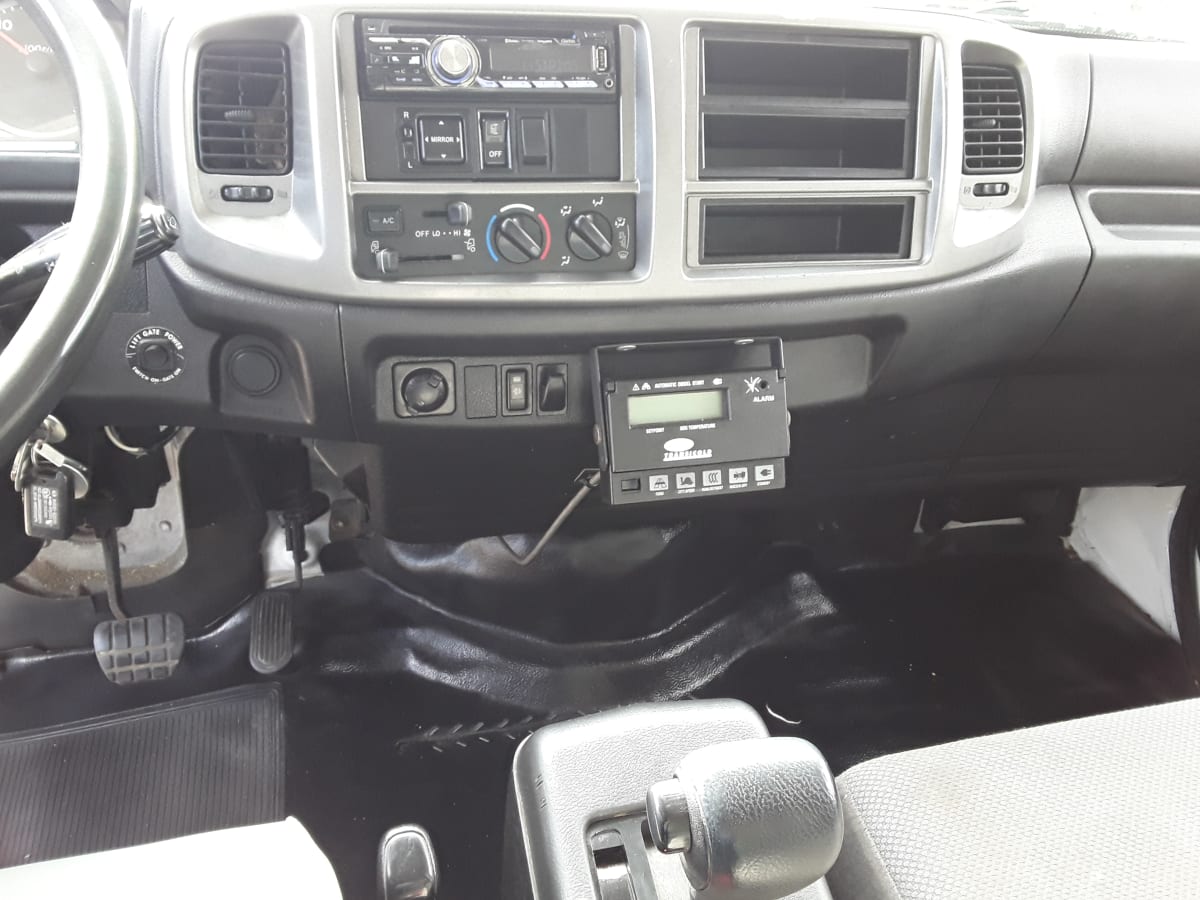 2017 Hino 338 668895