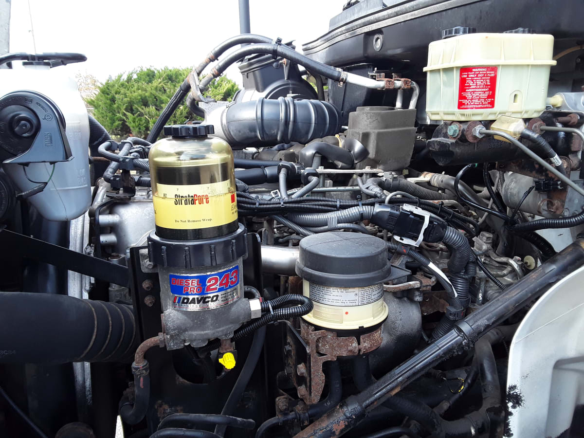 2017 Hino 338 668895