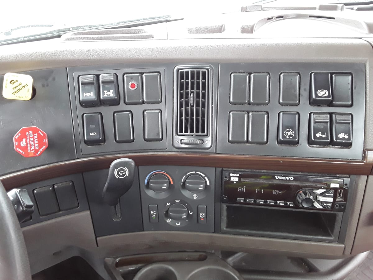 2017 Volvo VNL64T-300 668965