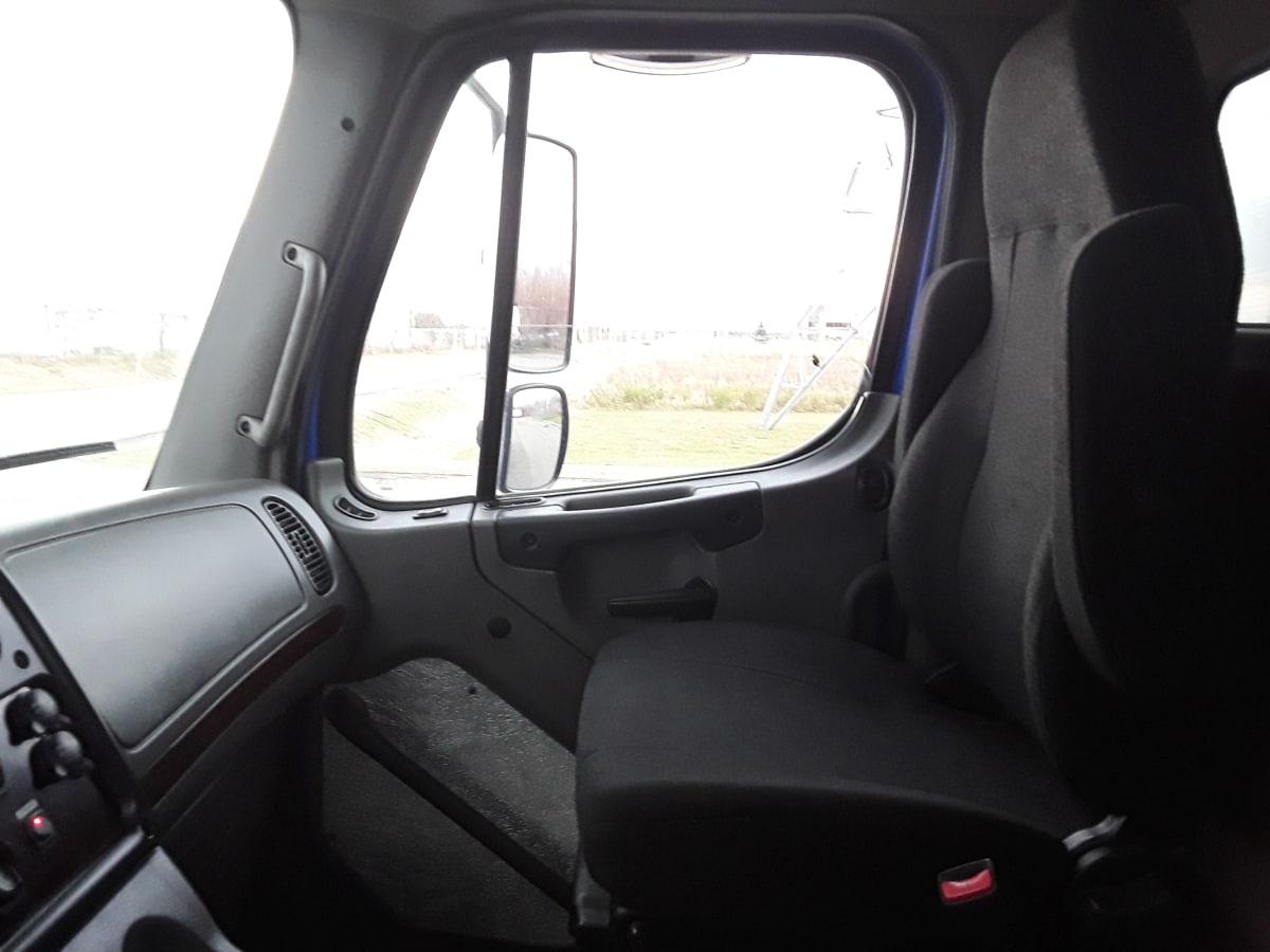 2017 Freightliner/Mercedes M2 106 669062