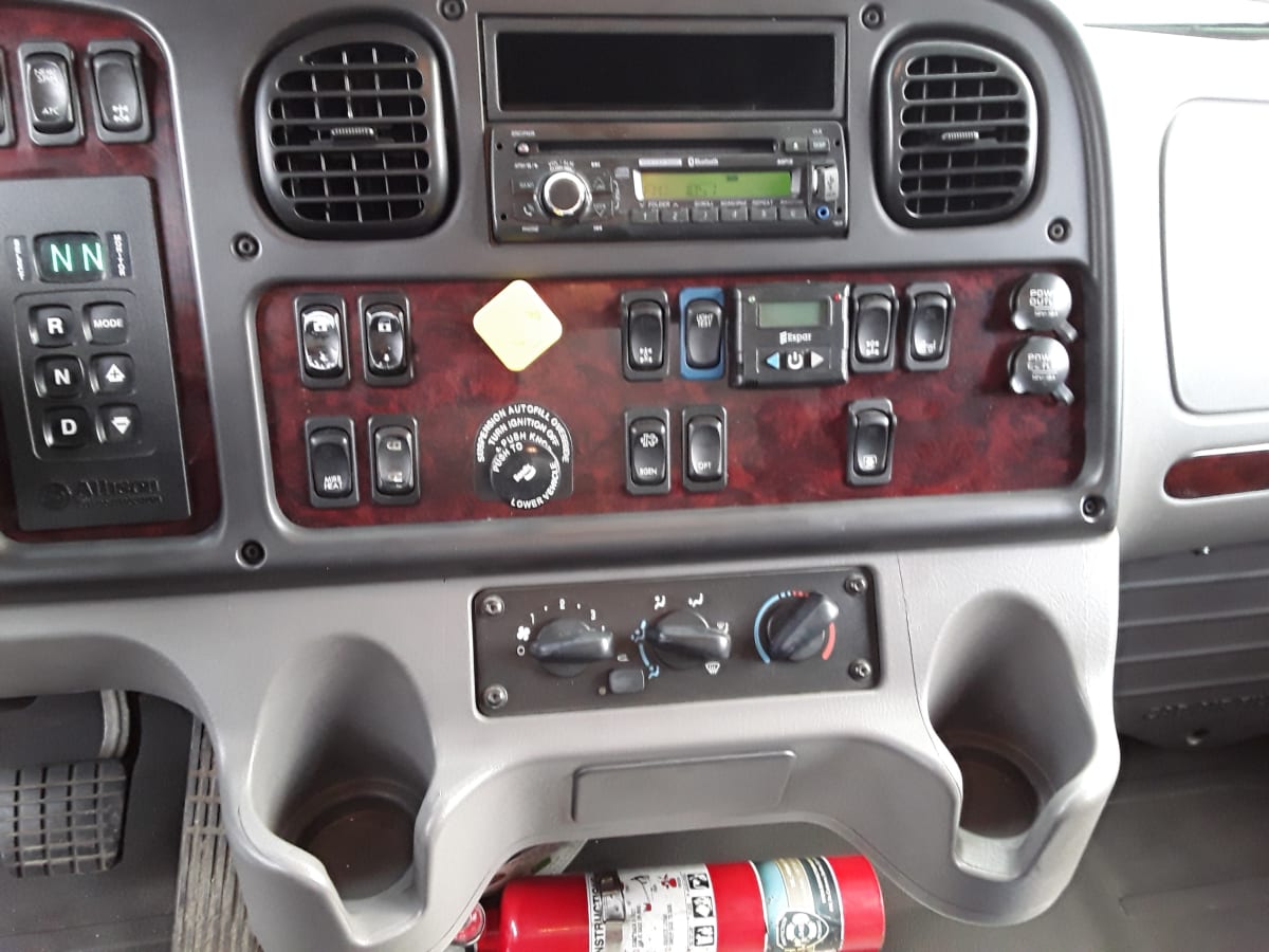 2017 Freightliner/Mercedes M2 106 669065