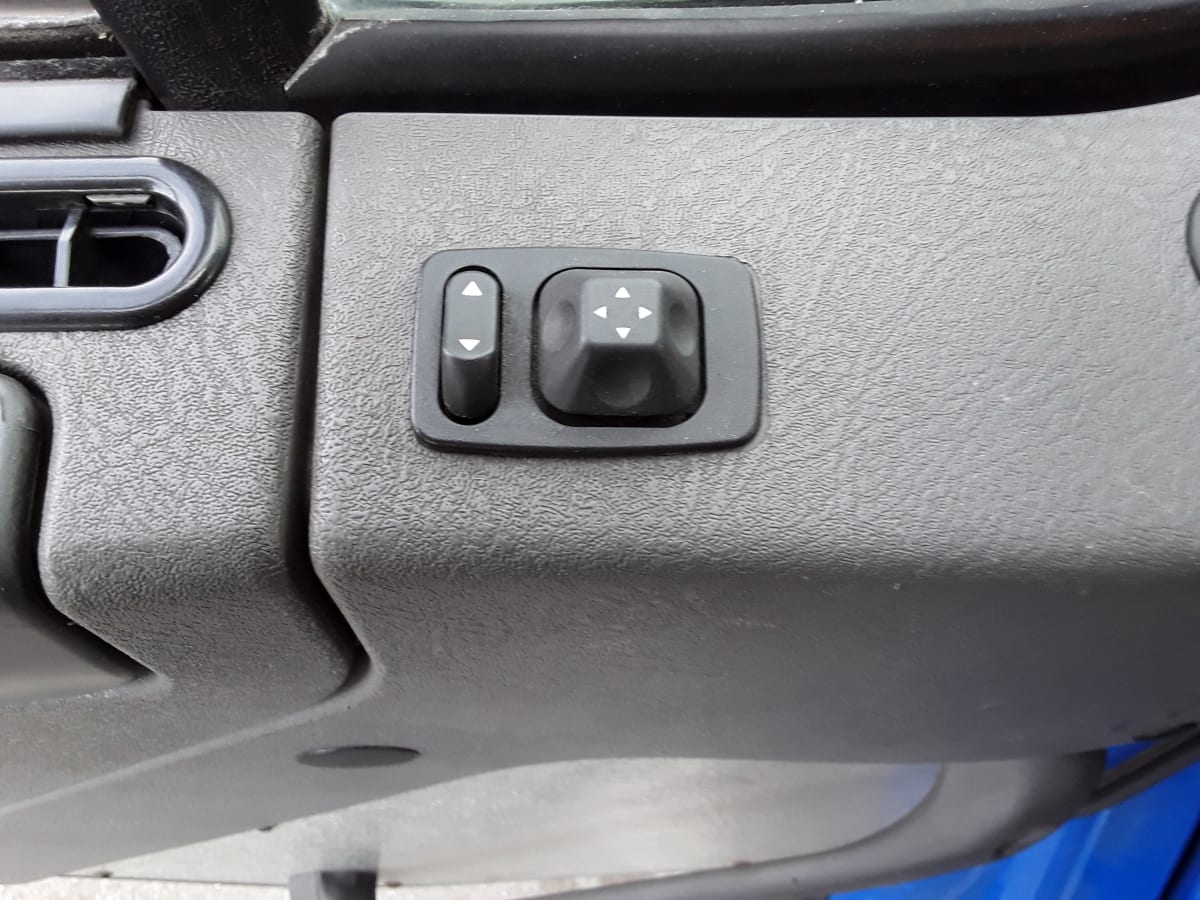 2017 Freightliner/Mercedes M2 106 669065