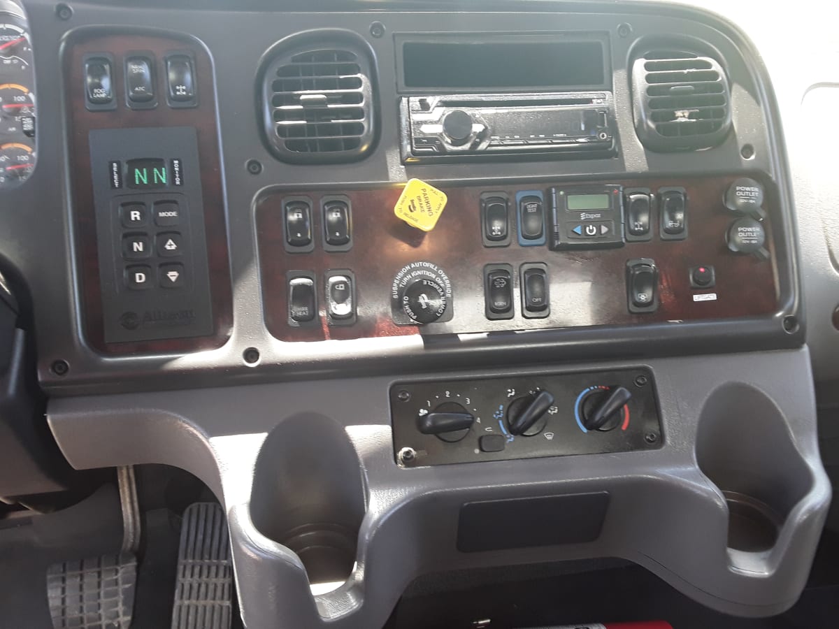 2017 Freightliner/Mercedes M2 106 669072