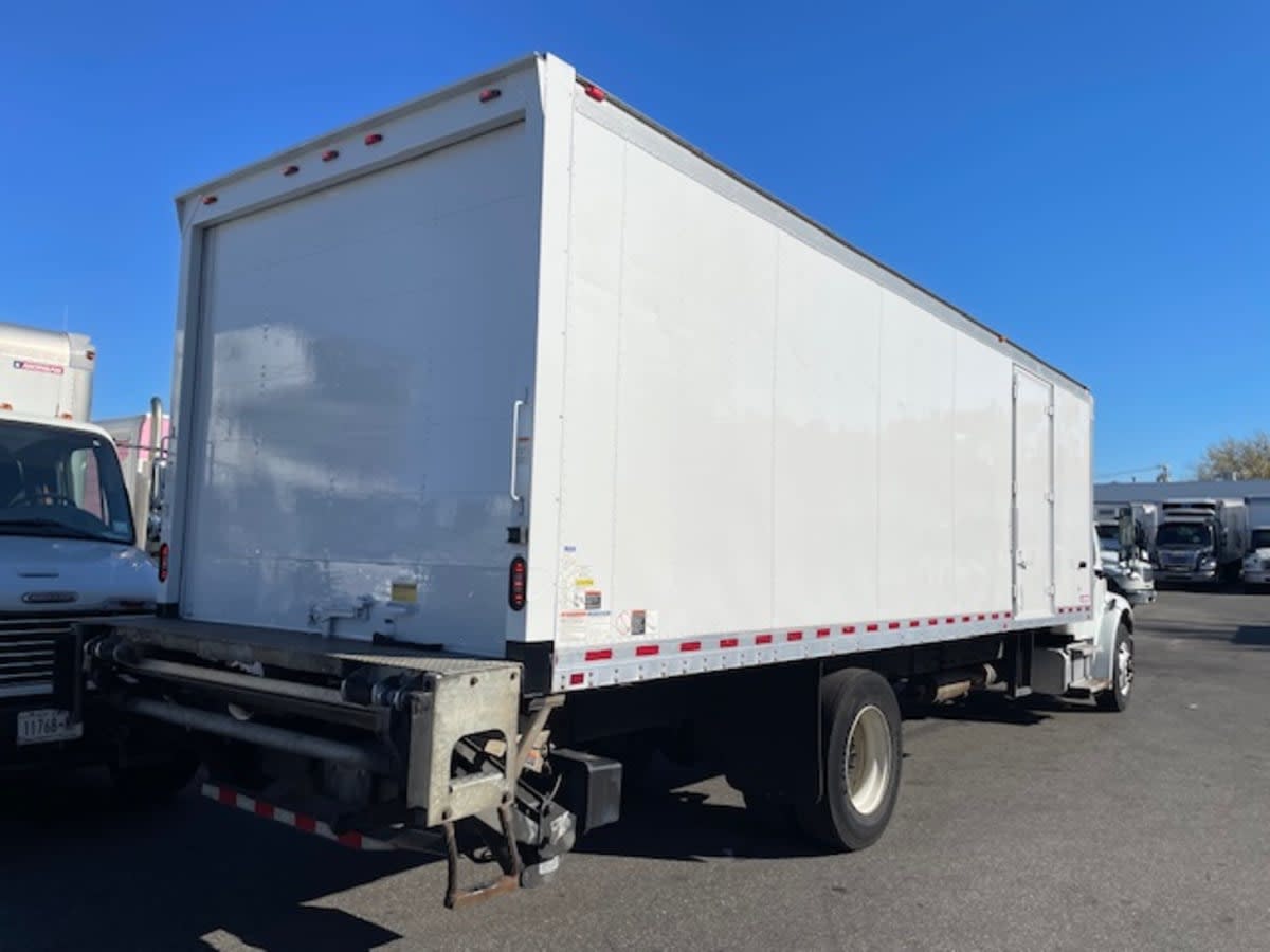 2017 Freightliner/Mercedes M2 106 669106