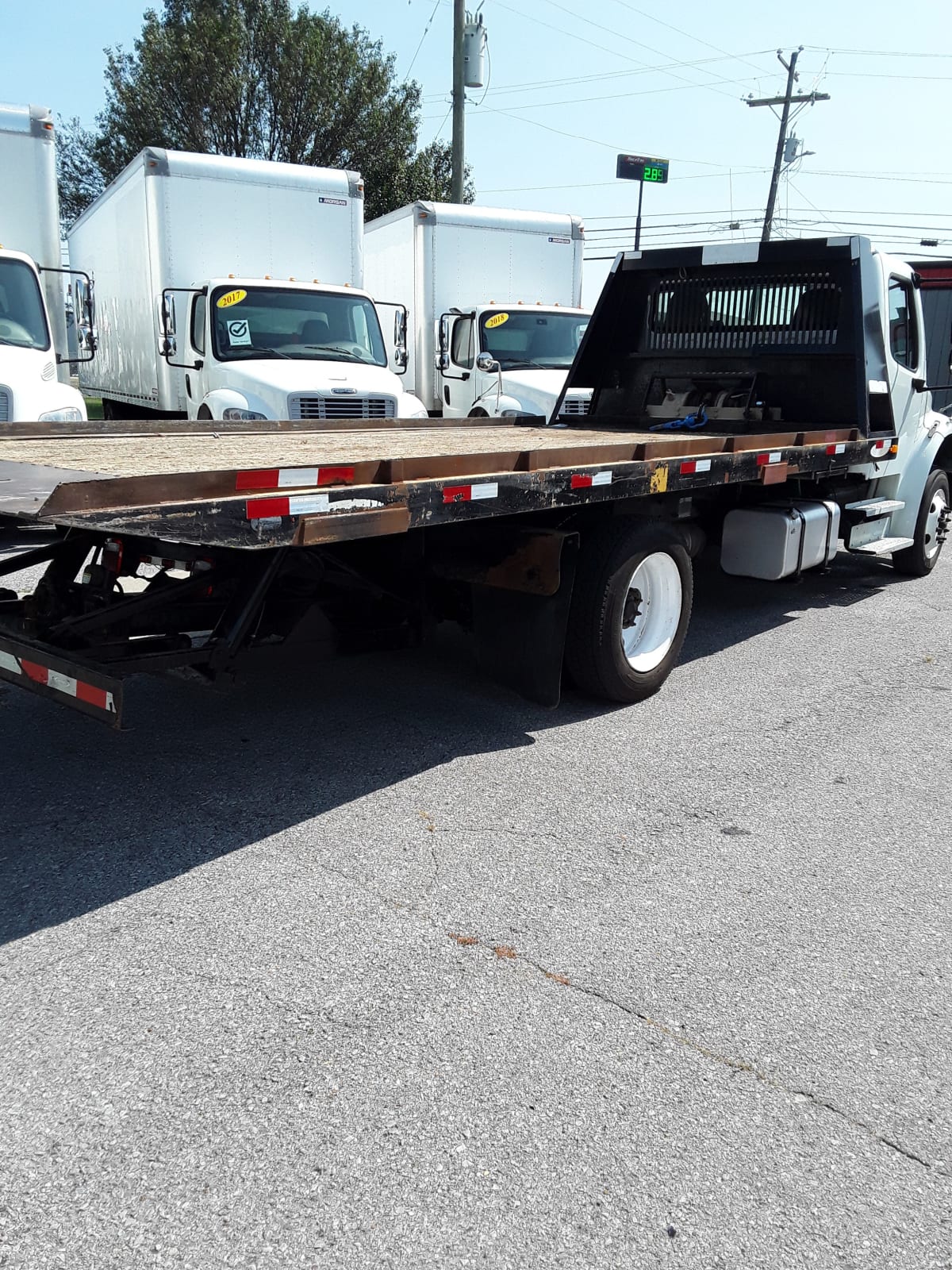 2017 Freightliner/Mercedes M2 106 669176