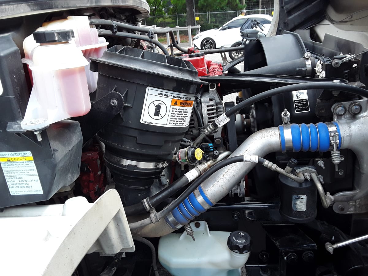 2016 Freightliner/Mercedes M2 106 669206