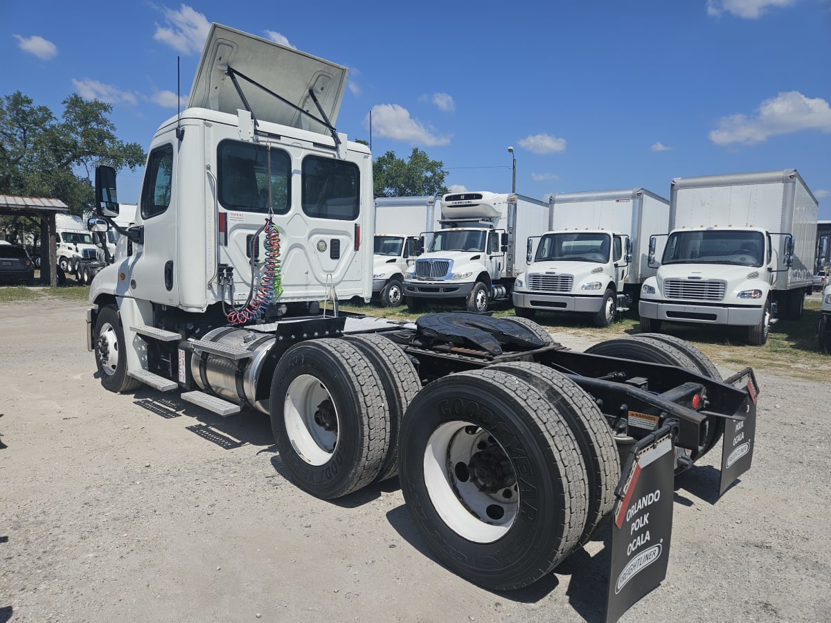 2016 Freightliner/Mercedes CASCADIA 125 669211