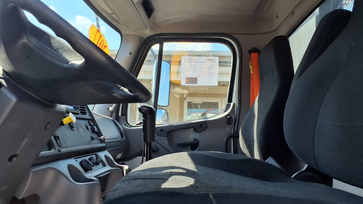 2017 Freightliner M2 112 in West Chester, OH — photo 7