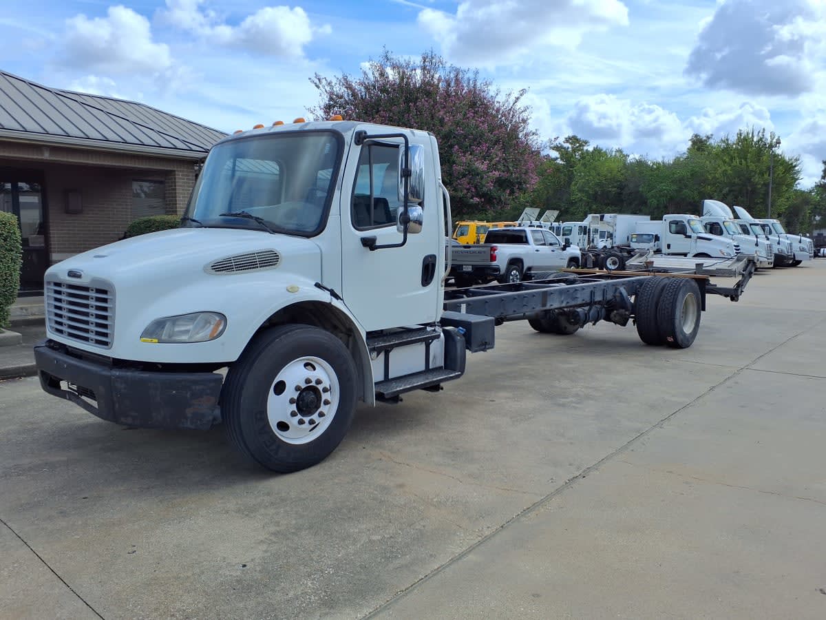 2016 Freightliner M2 106 in Houston, TX