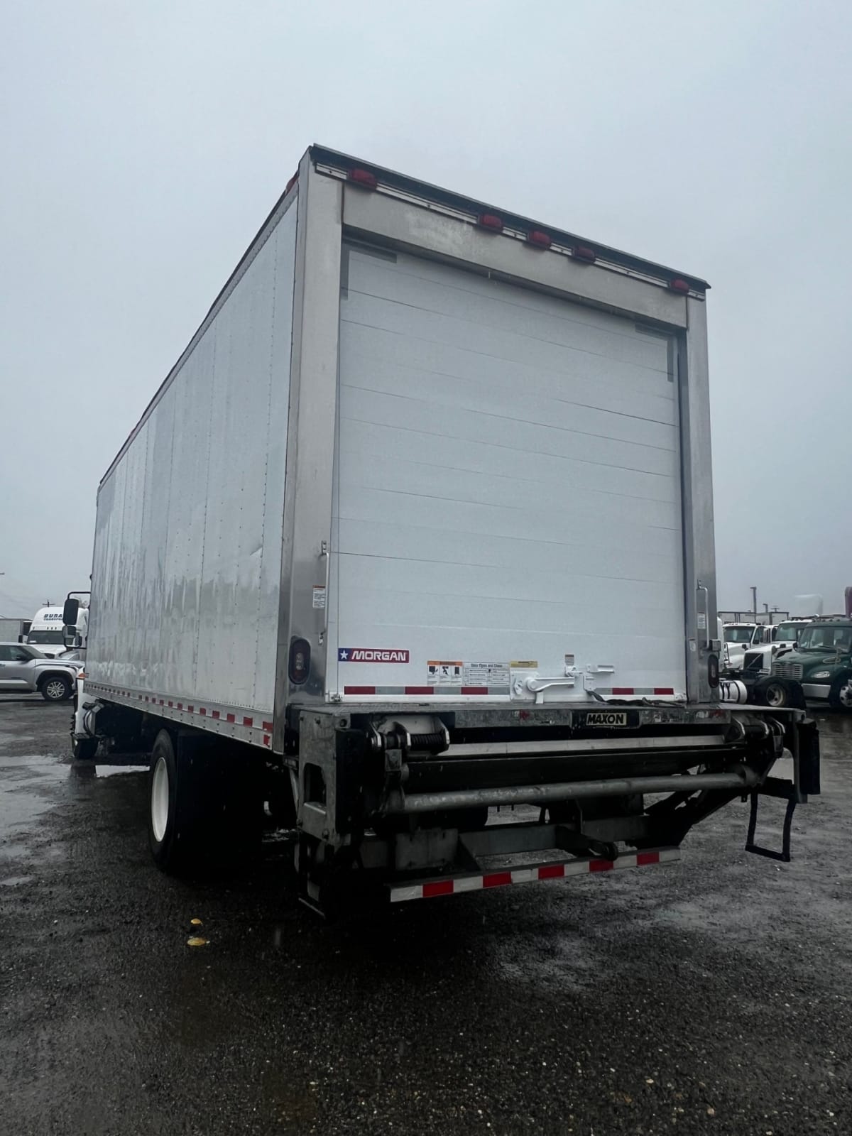 2017 International 4300 - image 6