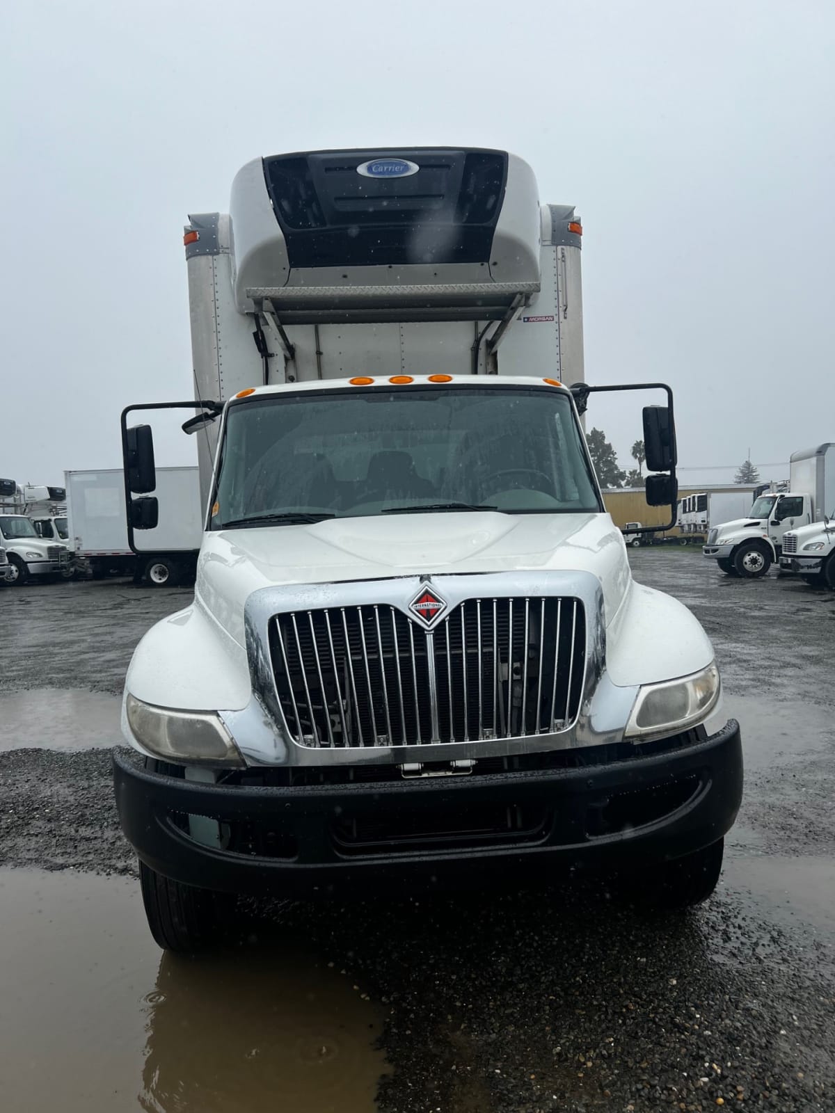 2017 International 4300 - image 2