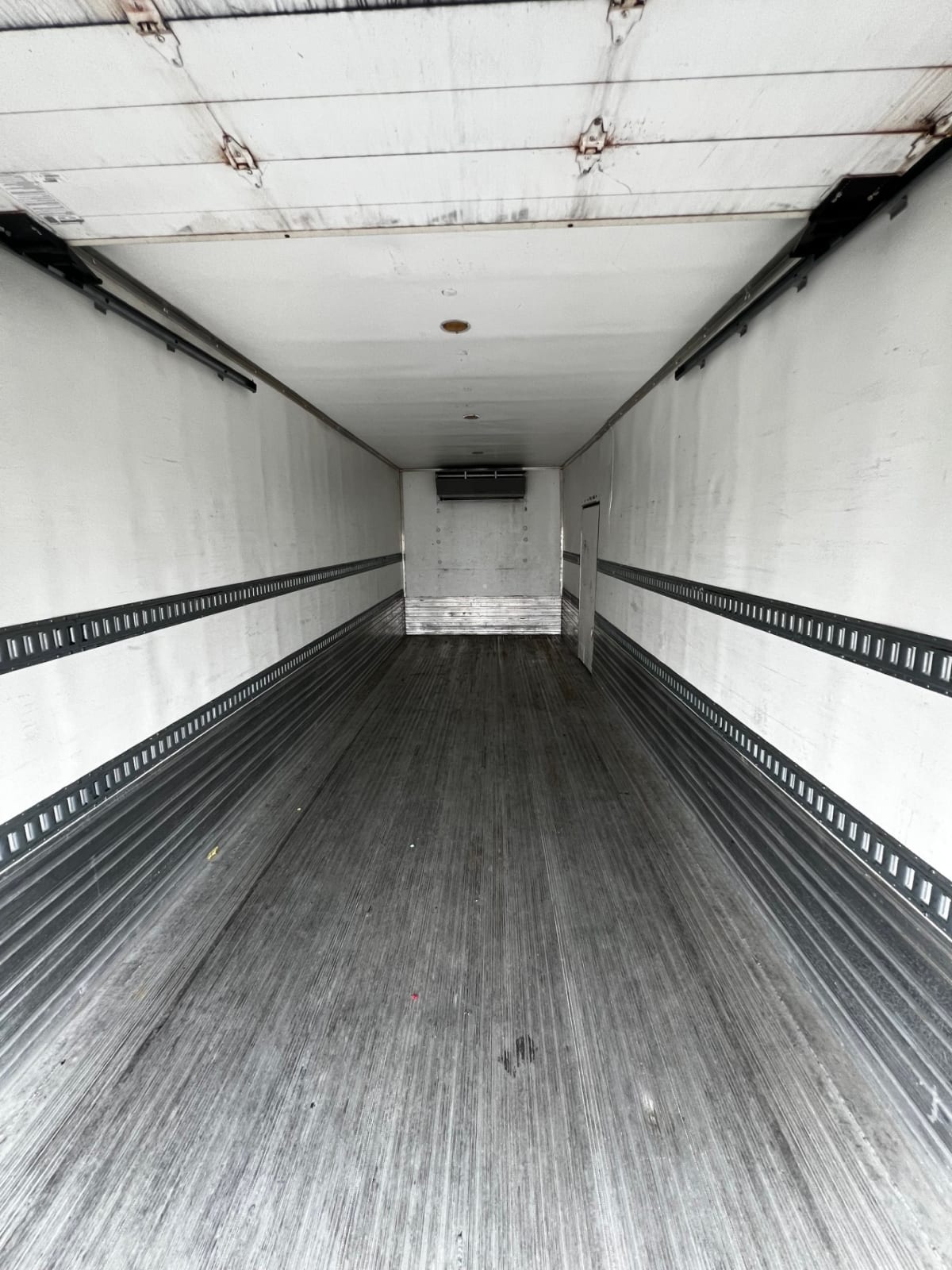 2017 International 4300 - image 9