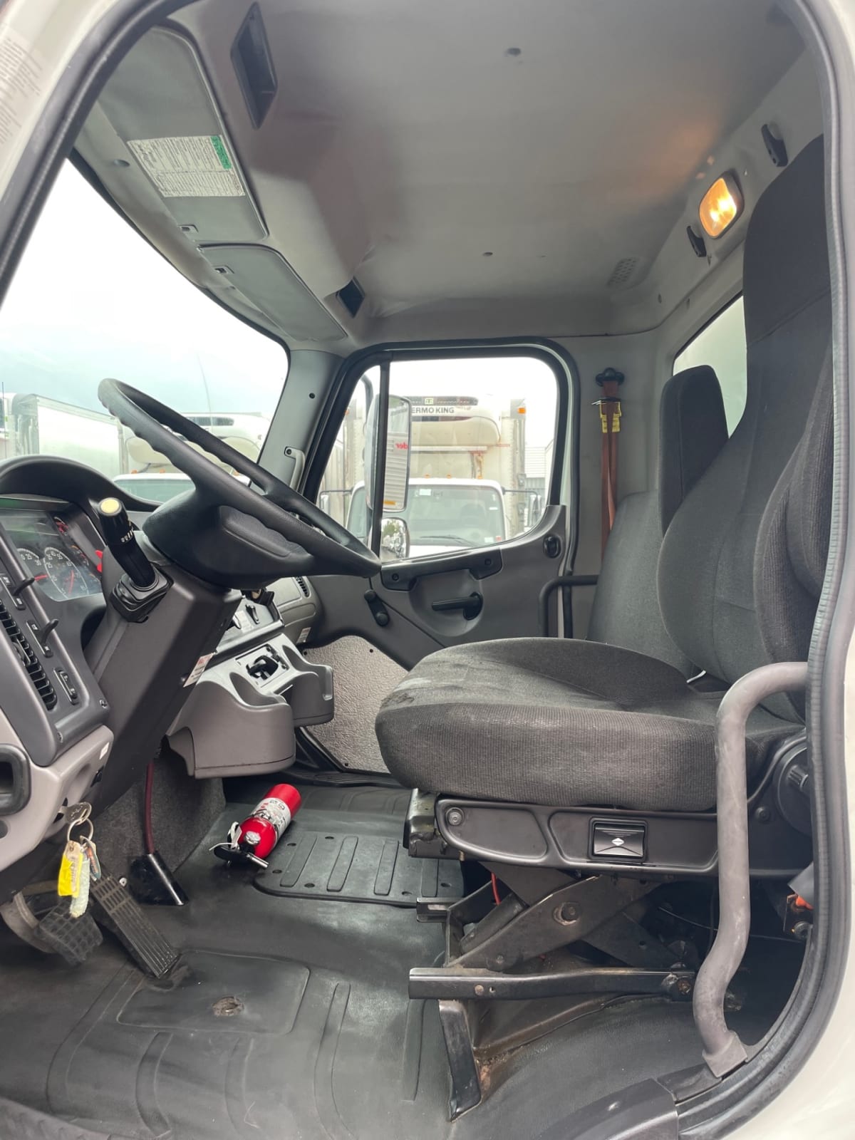 2016 Freightliner/Mercedes M2 106 669496