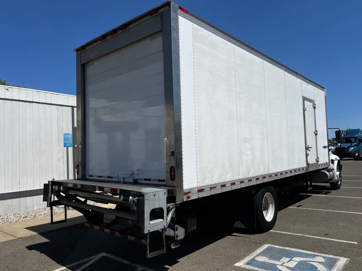 2017 International 4300 in West Sacramento, CA — photo 4