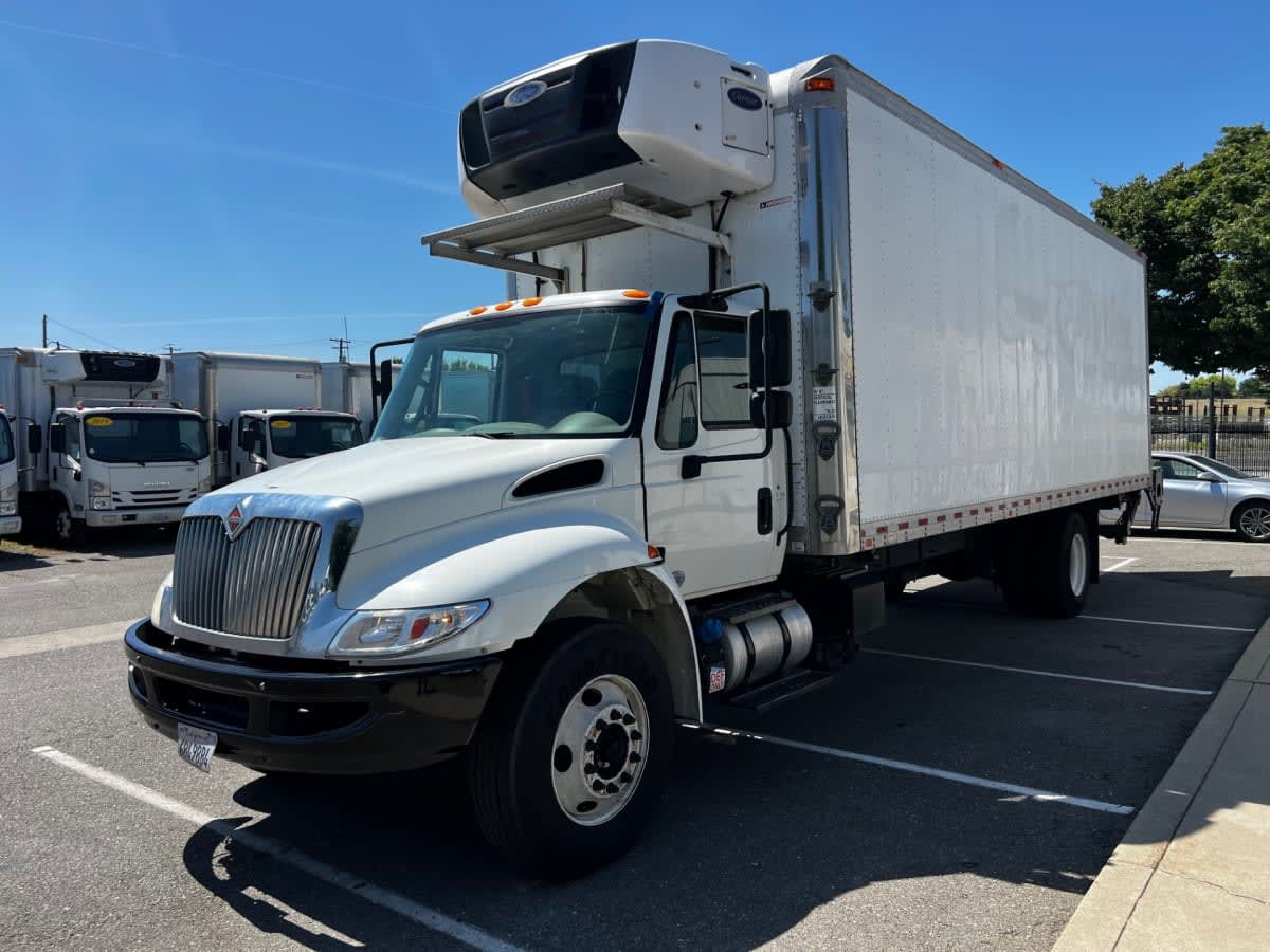 2017 International 4300 in West Sacramento, CA — photo 3