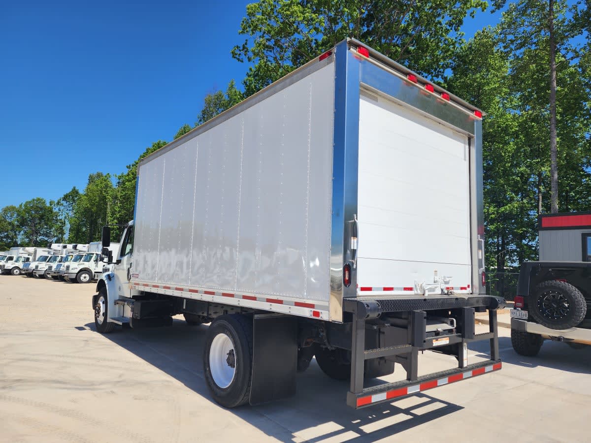2017 Freightliner/Mercedes M2 106 669666