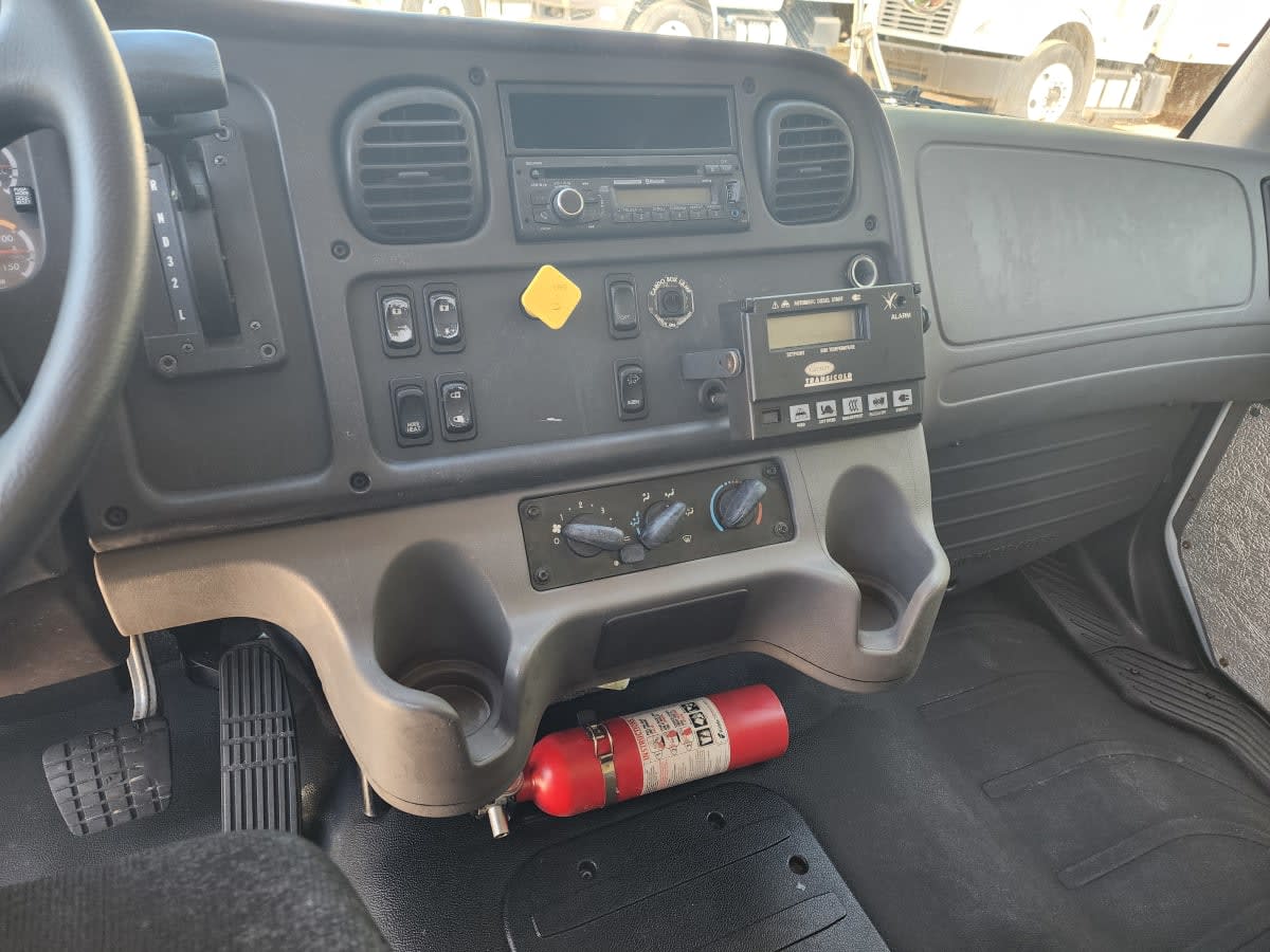 2017 Freightliner/Mercedes M2 106 669666