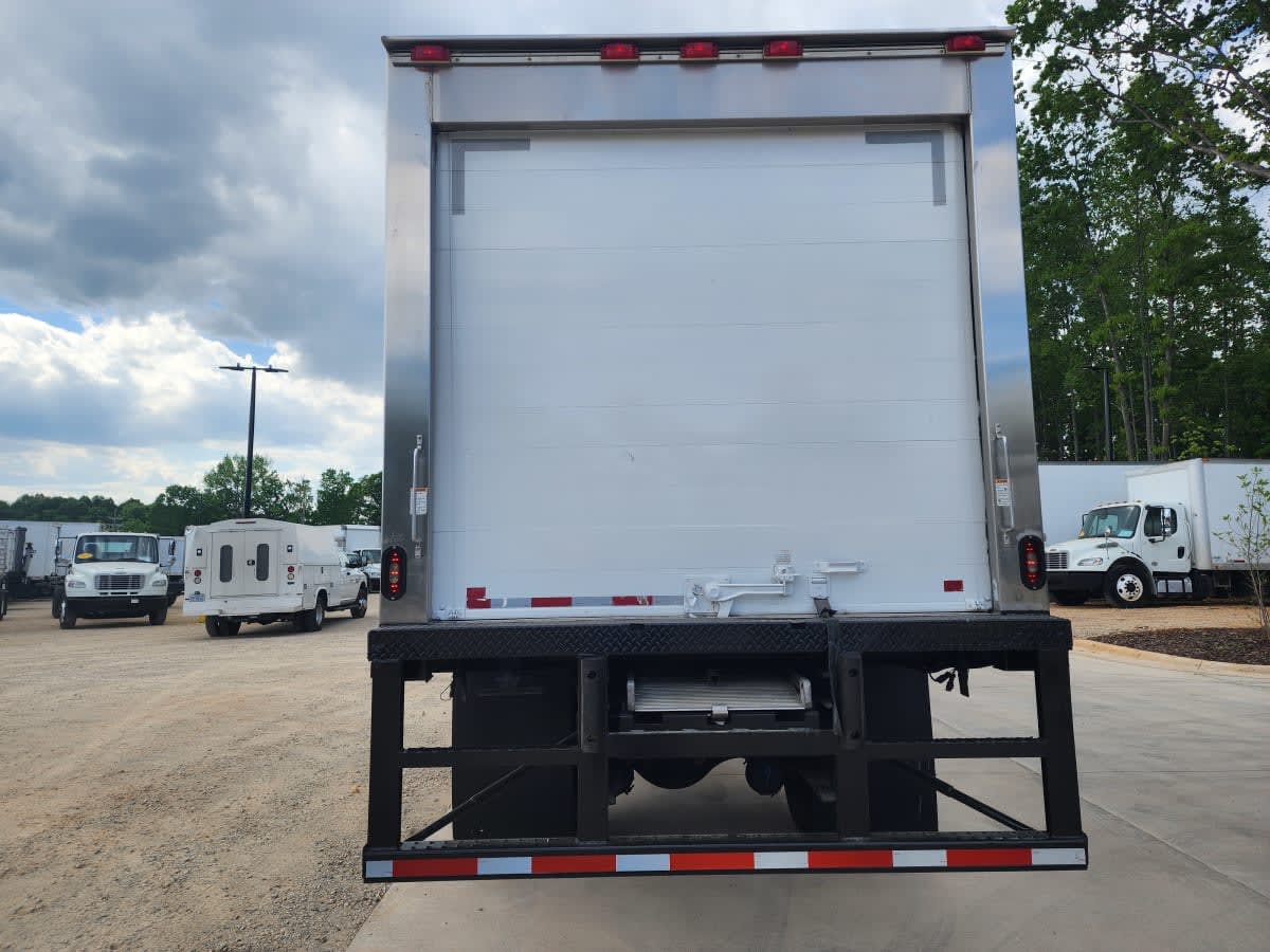 2017 Freightliner/Mercedes M2 106 669668