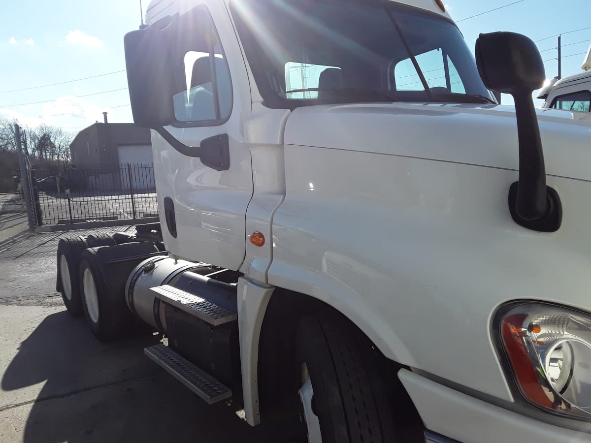 2016 Freightliner/Mercedes CASCADIA 125 669784