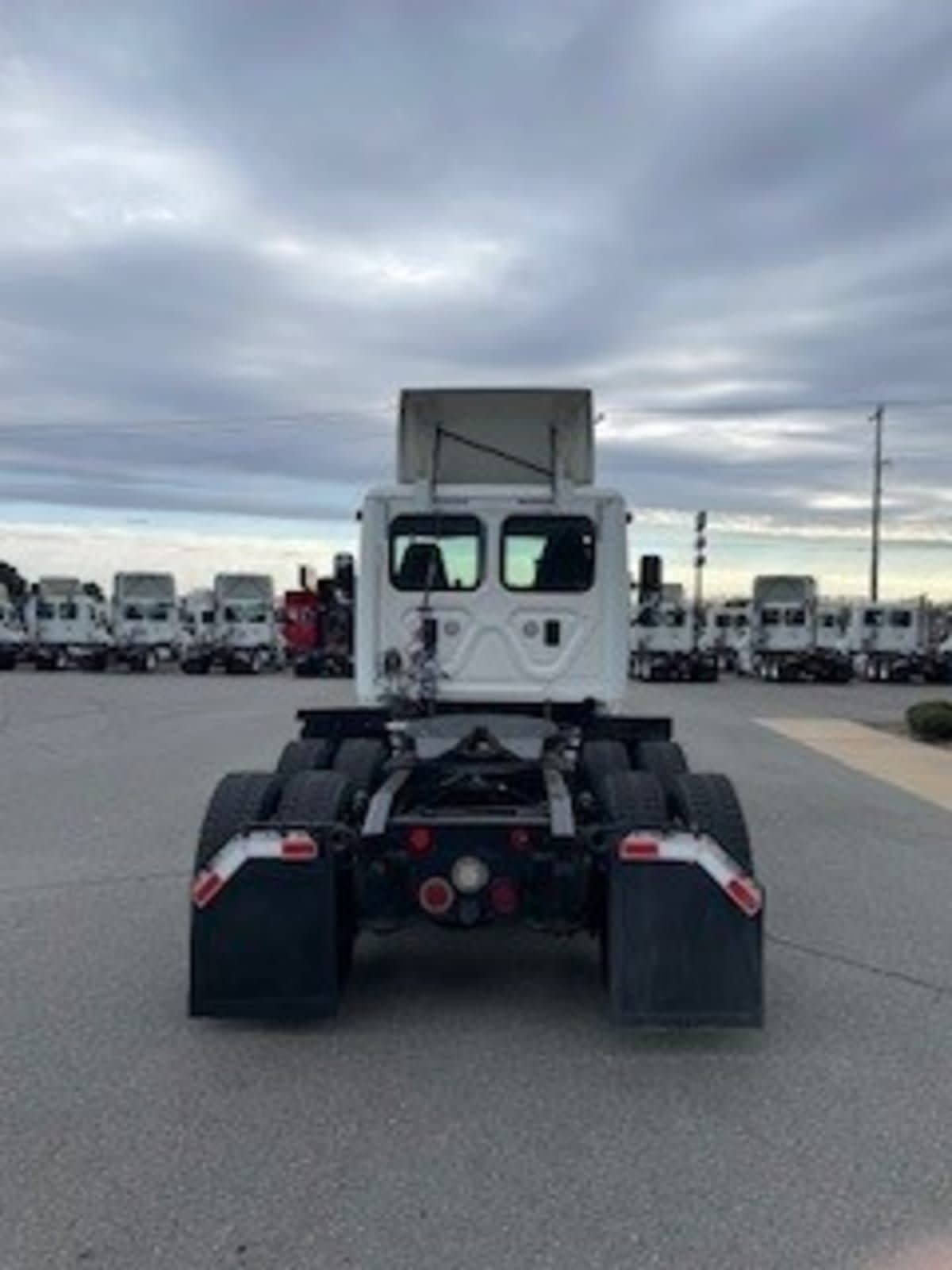 2016 Freightliner - image 5