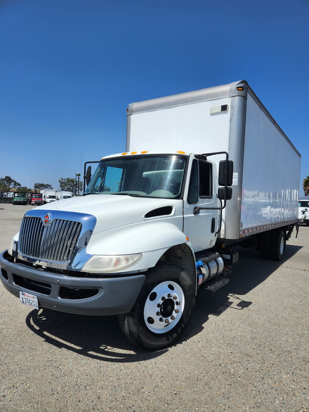 2017 Navistar International 4300 669870