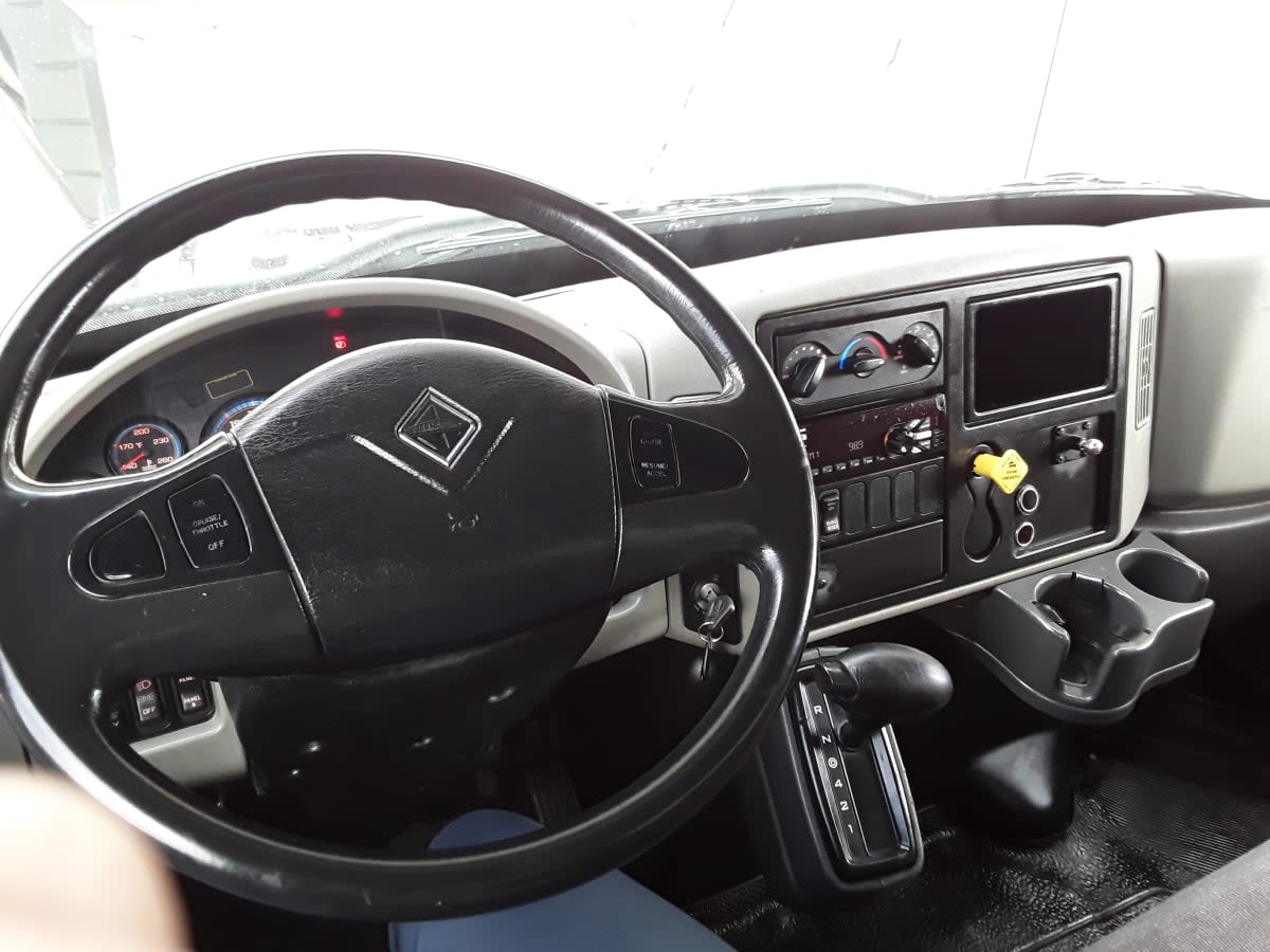 2017 Navistar International 4300 669875