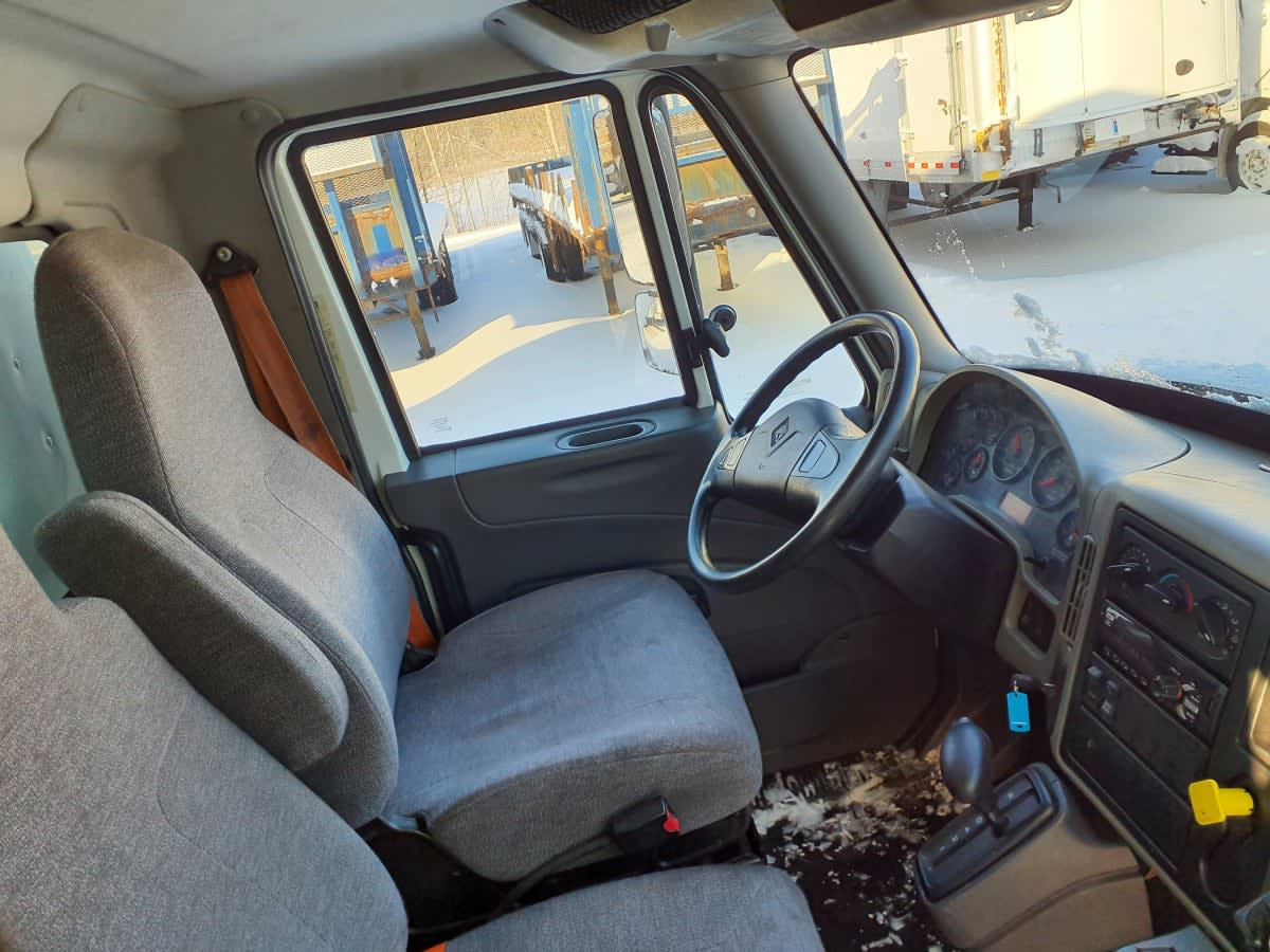 2017 Navistar International 4300 670012