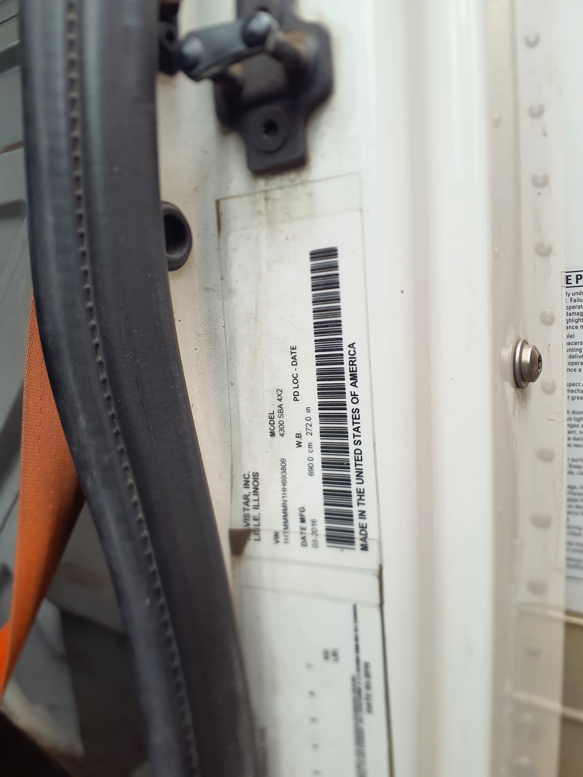 2017 International 4300 - image 12