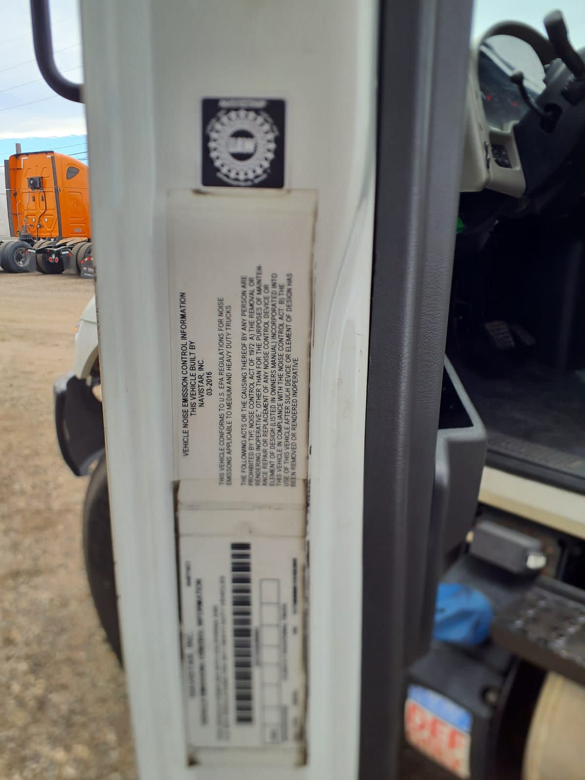 2017 International 4300 - image 13