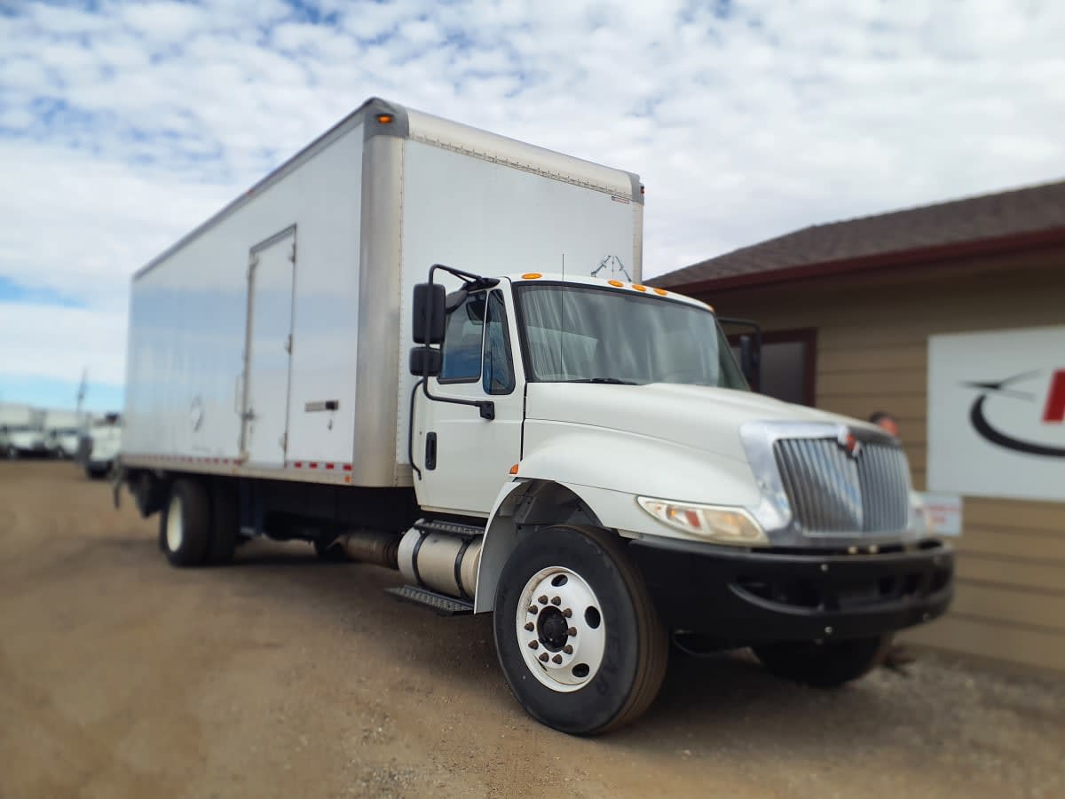 2017 International 4300 - image 3