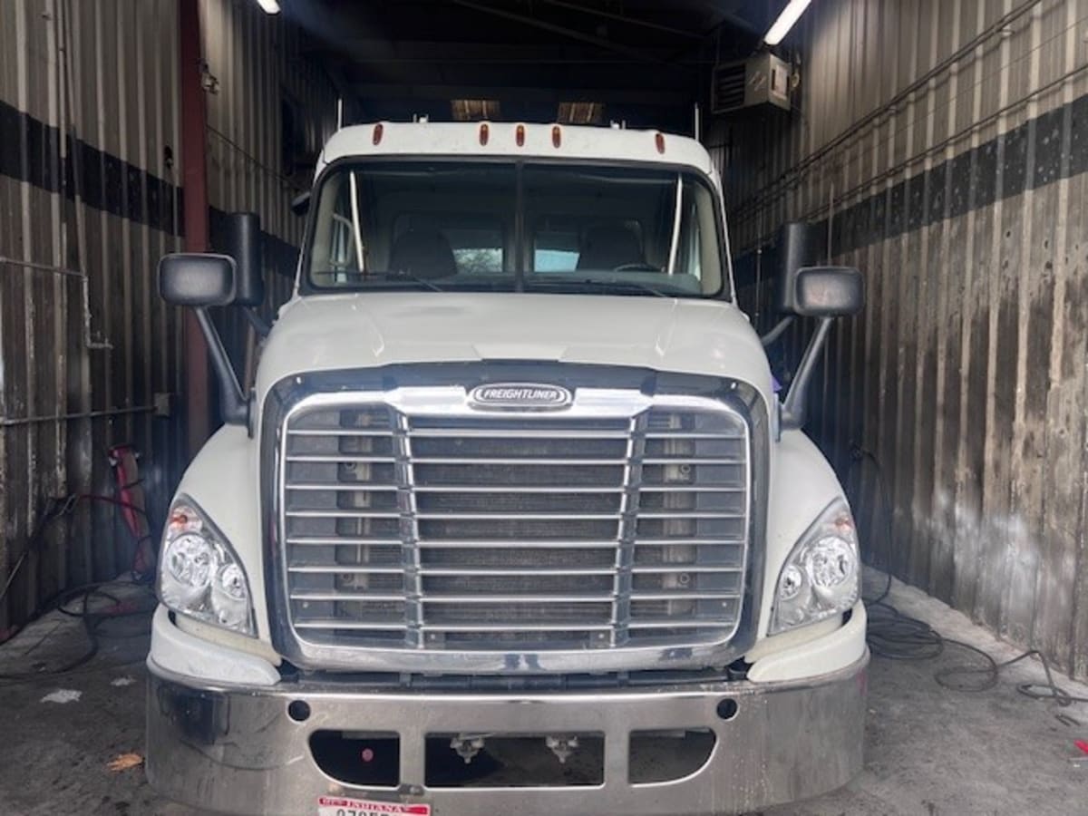 2017 Freightliner/Mercedes CASCADIA 125 670072